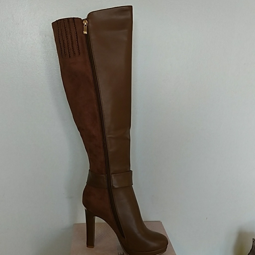 Knee Boot - Picture 3 of 8